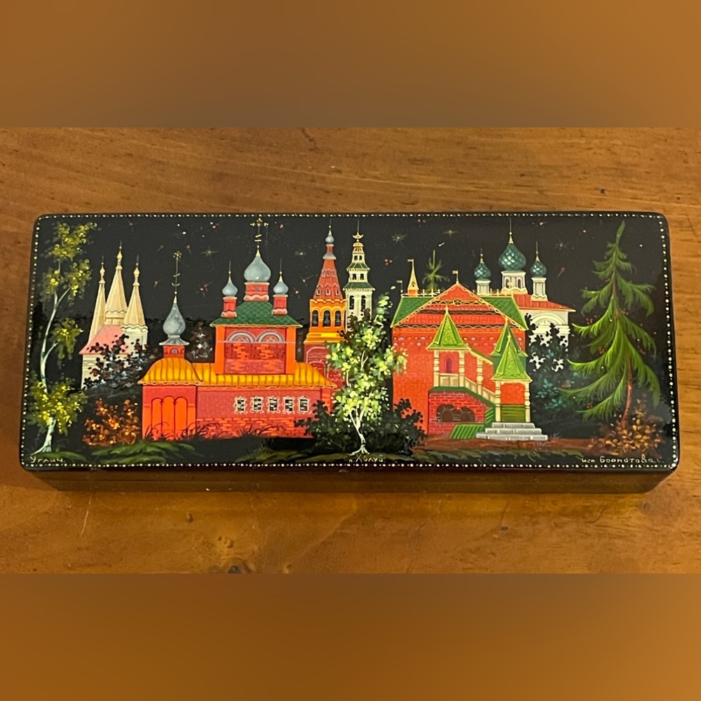 VTG Russian Hand Painted and Signed Lacquer Box